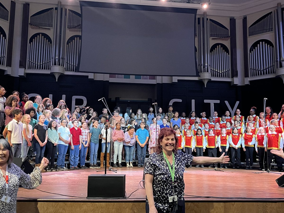 We enjoyed the Charlie Dixon Memorial Music Festival! Congratulations Mrs. Allen, Ms. Alcindor, and the HBE Choir and a wonderful performance!🐻♥️🐾♥️🎶 @anniehembrook  @MCPSFineArts  <a href="/MCPS_Elementary/">🍎 MCPS Elementary Education</a>