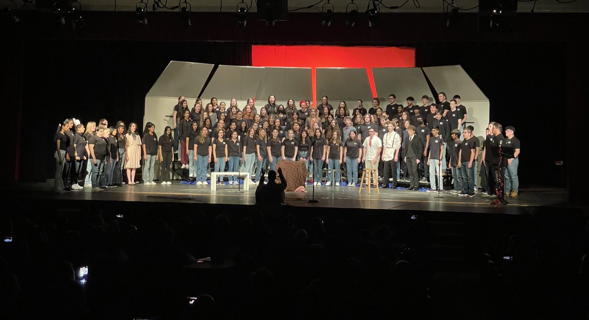 Another amazing Broadway Night from the BRHS Choirs (and special guest <a href="/BRRSD_Ike/">Eisenhower Intermediate School</a> Choir) tonight! Congratulations, all! #BRtsy 🎶