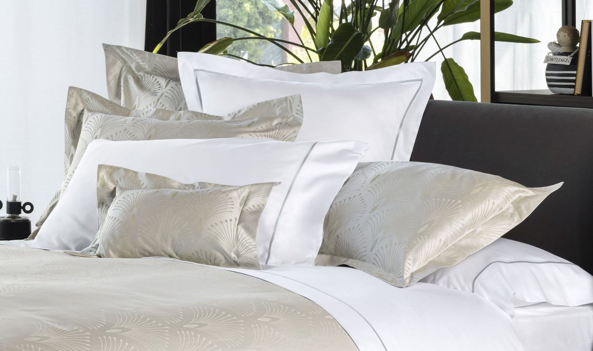 DefiningEleganc's tweet image. A Bedding Design with many Interpretations!
The jacquard design of this bedding is like a Rorschach test that brings pleasant thoughts to mind...#SignoriaBedding #DefiningEleganceDotCom #LuxuryBedding
definingelegance.com/blog/archives/…