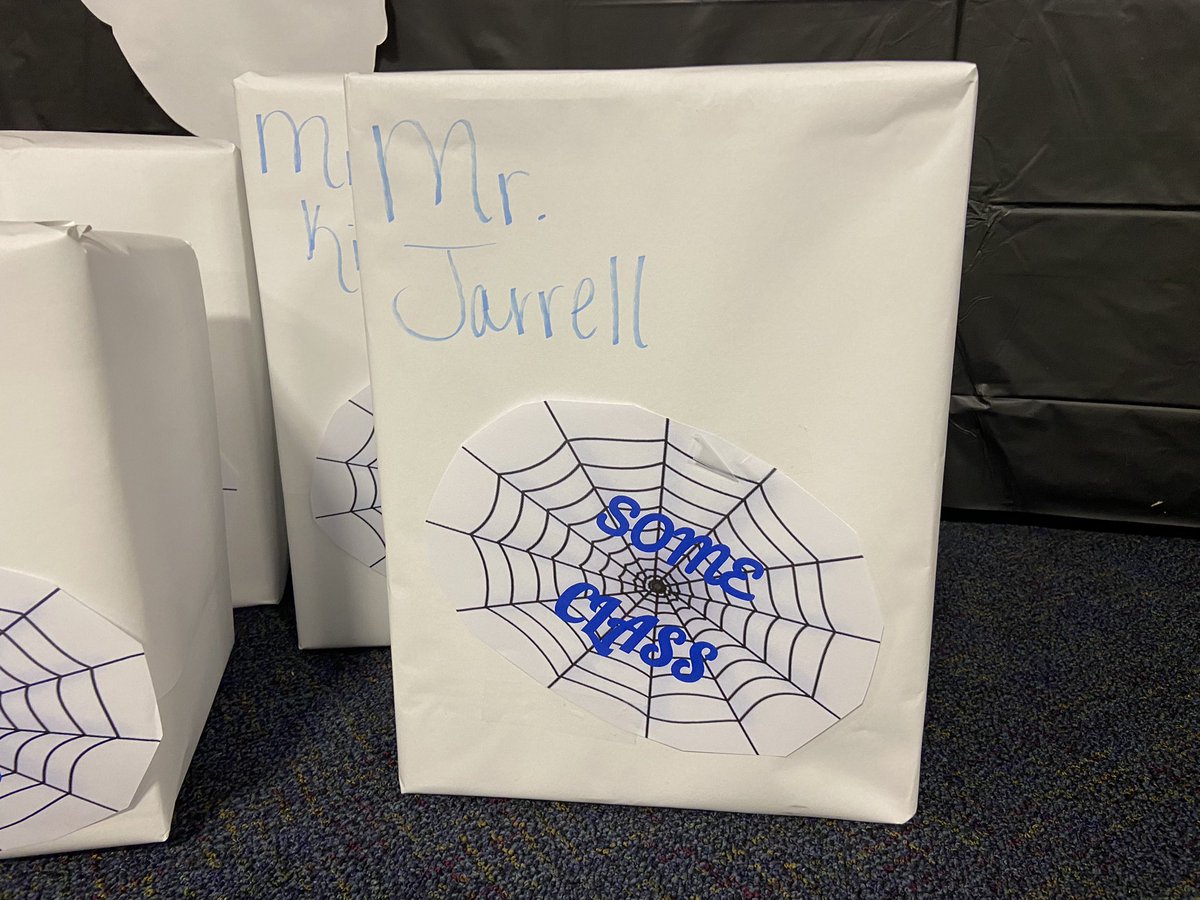 DonnaBledsoe14's tweet photo. Excited for our @1school1book reveal tomorrow! The anticipation is building for @crepanthers Here’s a sneak peak-check back tomorrow!! What will this year’s title be? #kidsdeserveit #bringthejoy #leadwithliteracy #sparksinthedark #joyfulleaders #literacy https://t.co/IIUmjNw6DC