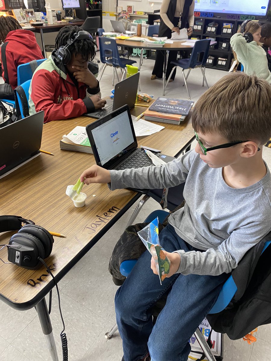 sumter_mes's tweet photo. Highlights of a busy week @sumter_mes Our statewide tornado drill, the healthy heart challenge in P.E, D.A.R.E Program with 5th graders and students enjoying the fresh fruits and vegetables grant! @maria_dantzler @SumterSCSchools #PantherPride #SumterSDProud https://t.co/WEl3wxn6nY