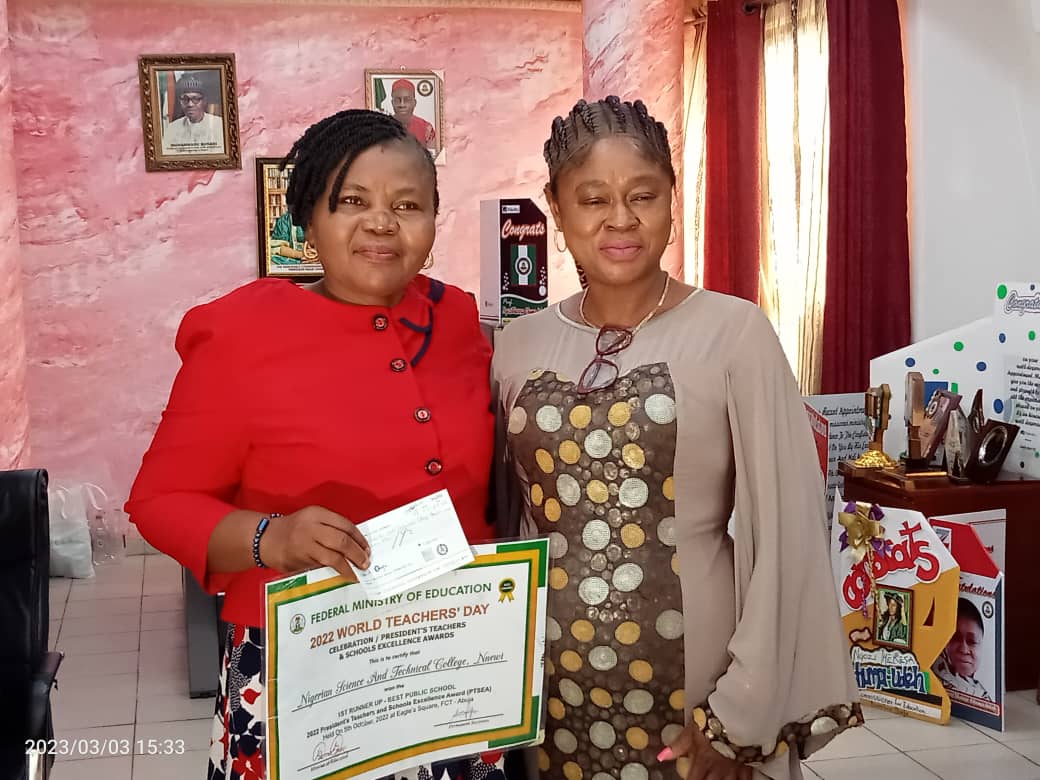 ANSG_MoI's tweet photo. News Production of the Anambra State Ministry of Information

2022 President's Teachers and School Excellency Awardees take delivery of One Million Naira Cheques from State Government
By Obiageli Nwankwo

For more details visit
https://t.co/Y8NulSaBaR https://t.co/MJ90A80lr2