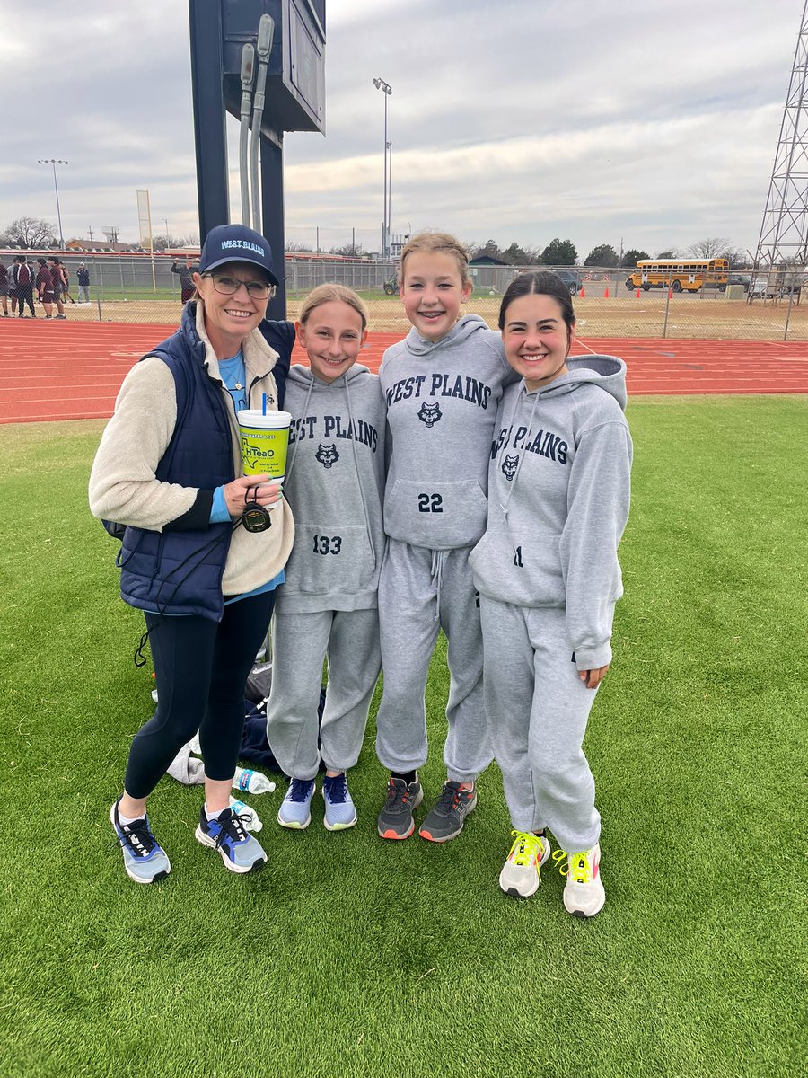 WPJHgirlsath's tweet photo. The best coaching family!💙🐺 https://t.co/jR0a4ZDEV1
