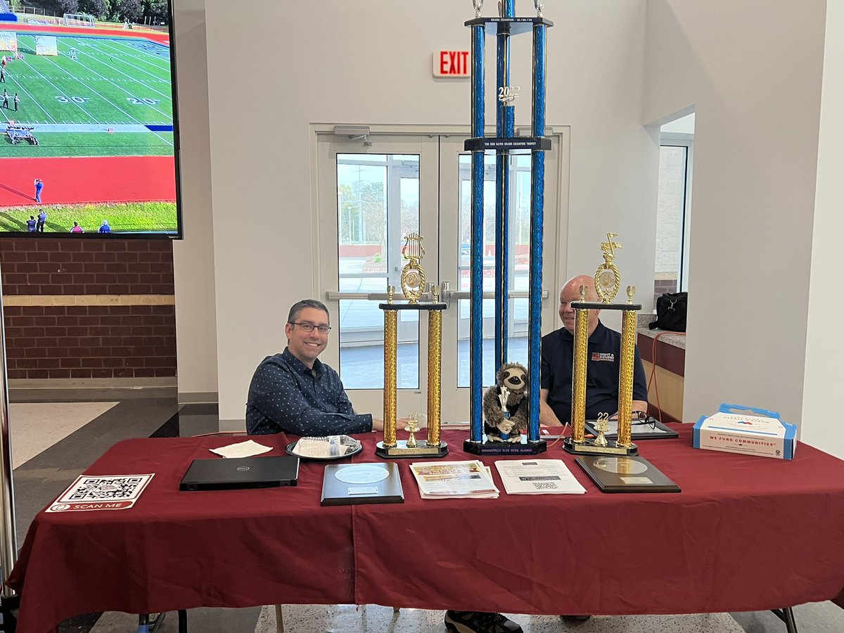 studentofedu's tweet photo. 8th grade night was a success. So excited for a new round of bulldogs I got to see so many former Patriot students. Our teachers did an amazing job showcasing why Robinson is the Best!!! And our Student leadership showed off the school in all its glory. #jaymrobinson #bulldogs🐾 https://t.co/Cdt2MCndvh