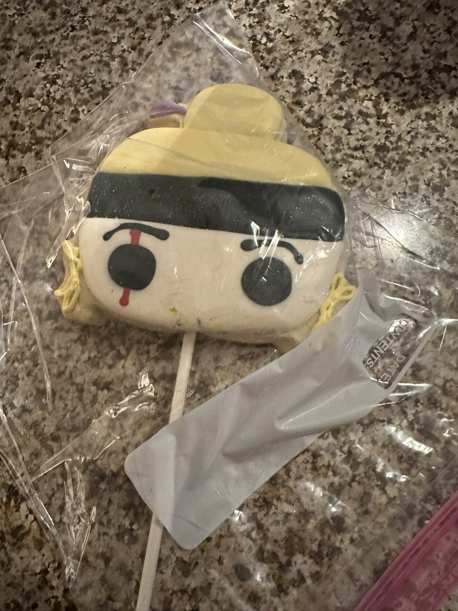 Do I ship him across the country with us when we move? He’s still hanging out in the fridge! He will be a year old on the 19th. One last birthday wish for Yoongi/SUGA/Agust D! #HappySUGADay #HappyBirthdayYoongi #GeniusMinYoongi #HappyBirthdaySuga #KingAndBossAgustD