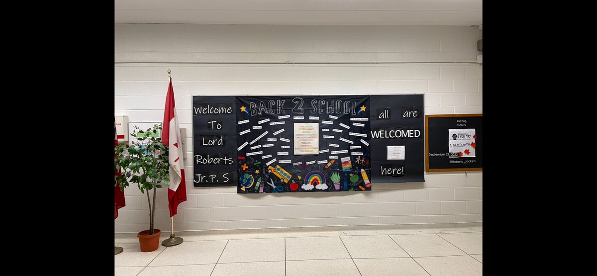 Roberts_rockets's tweet photo. PART 1
As we begin “Spring Break”, we reflect back on the fond memories of SEPTEMBER
 “Books can be WINDOWS or MIRRORS” and “Welcome Back to School” displays. https://t.co/y5hf1BDwwP