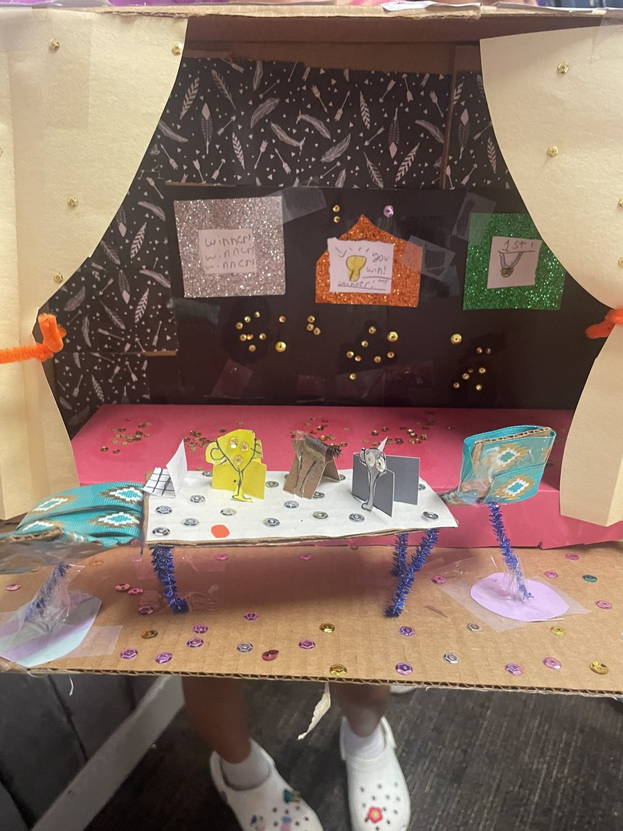 Open house was a success 💚🦅 Loved showing off our “all about me” activities from their goals to them as actors and poets. <a href="/HumbleISD/">Humble ISD</a> <a href="/HumbleISD_EGE/">Elm Grove Elementary</a> <a href="/Beaudoin4th_EGE/">Cherrill Beaudoin</a> #egeGlows