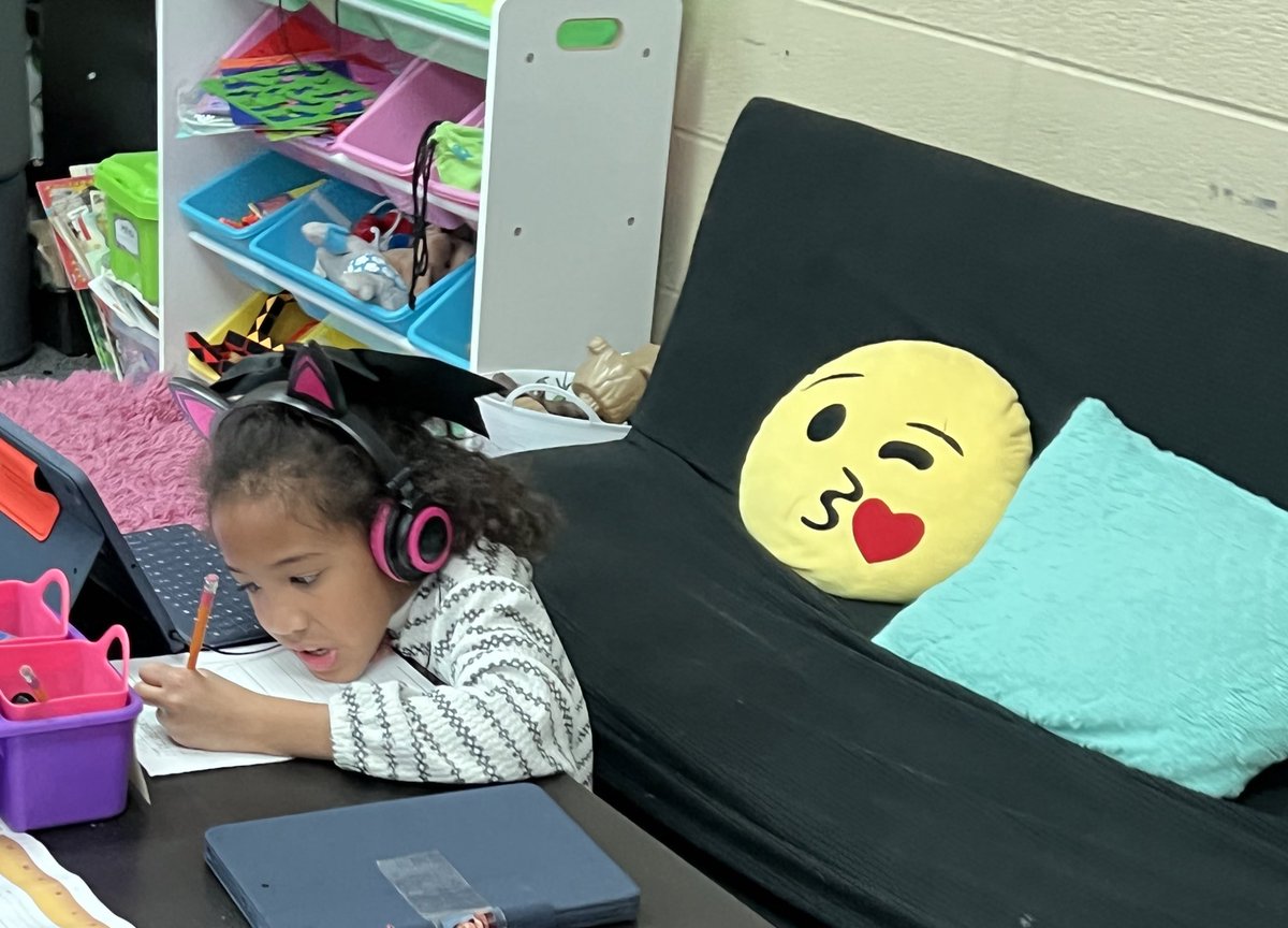 Kayla Engel tweet media