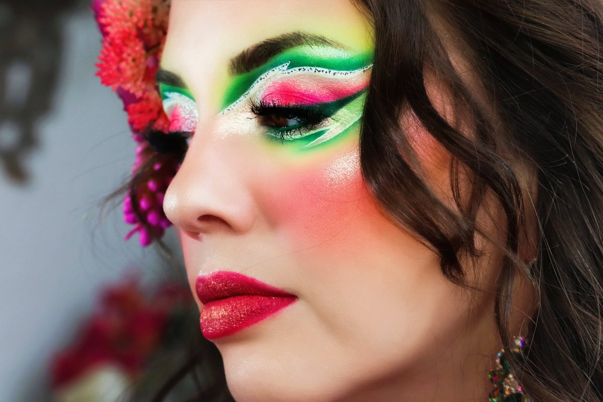 Whoa? A makeup look? Who dis?
Clionadh 

#dragonfruitpalette #dragonfruit #fruitinspired #summermakeup @blendbunnycos #surgepalette #blendspalette <a href="/JeffreeStar/">Jeffree Star</a> #sourice
