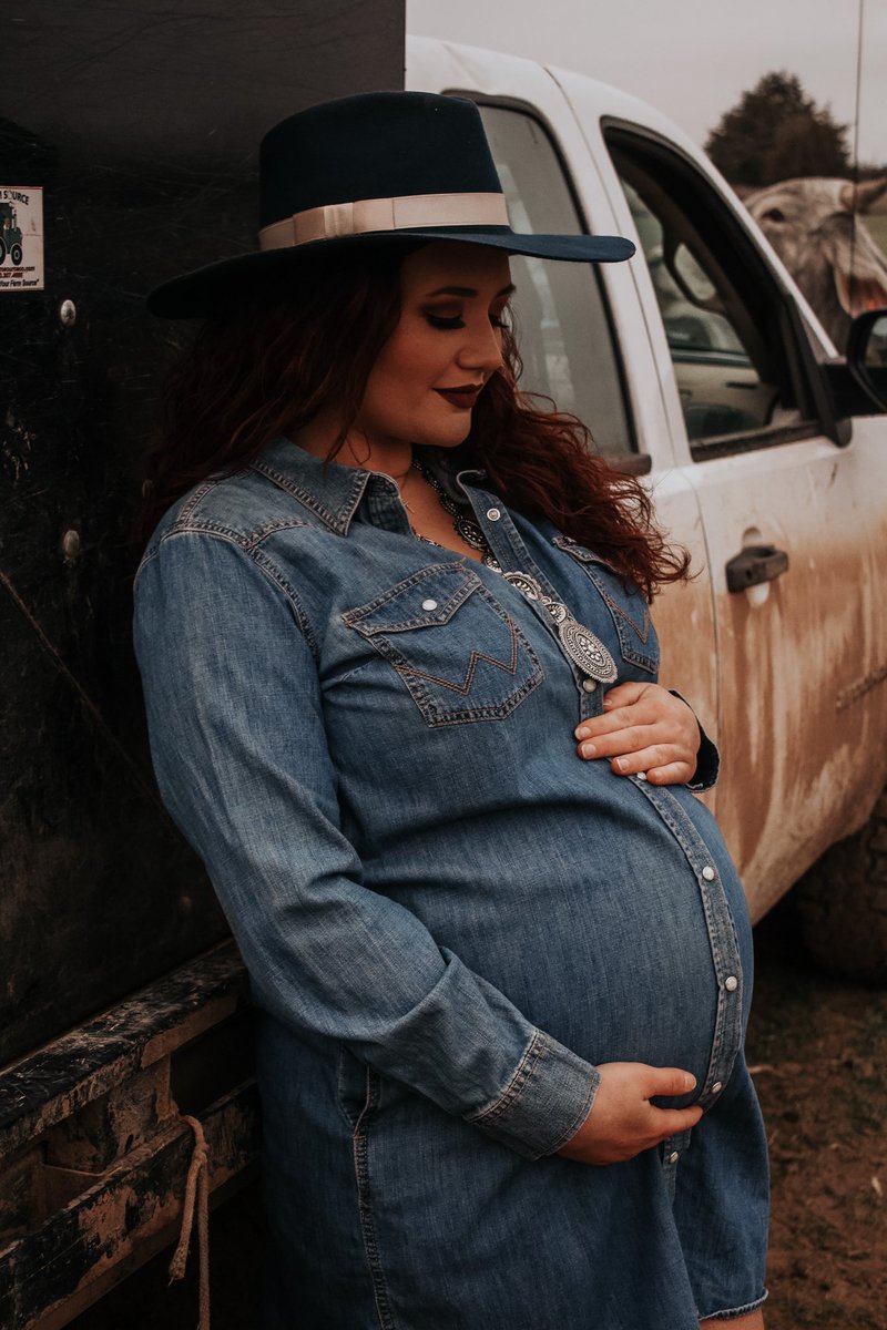 peyto25's tweet photo. Miss Mama let me take her maternity pics 🐮

I can’t wait to meet LB 💕 https://t.co/TX2ZQWjmIt