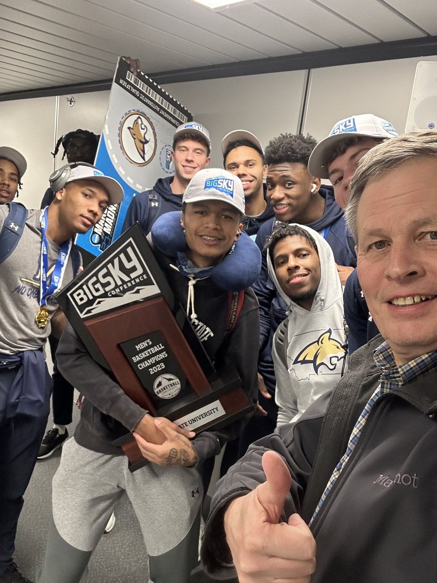 Look who I ran in to on my way home—the back-to-back <a href="/BigSkyConf/">Big Sky Conference</a> CHAMPS!!

<a href="/MSUBobcatsMBB/">Montana State Men’s Basketball</a> are headed to the big dance! GO CATS!
