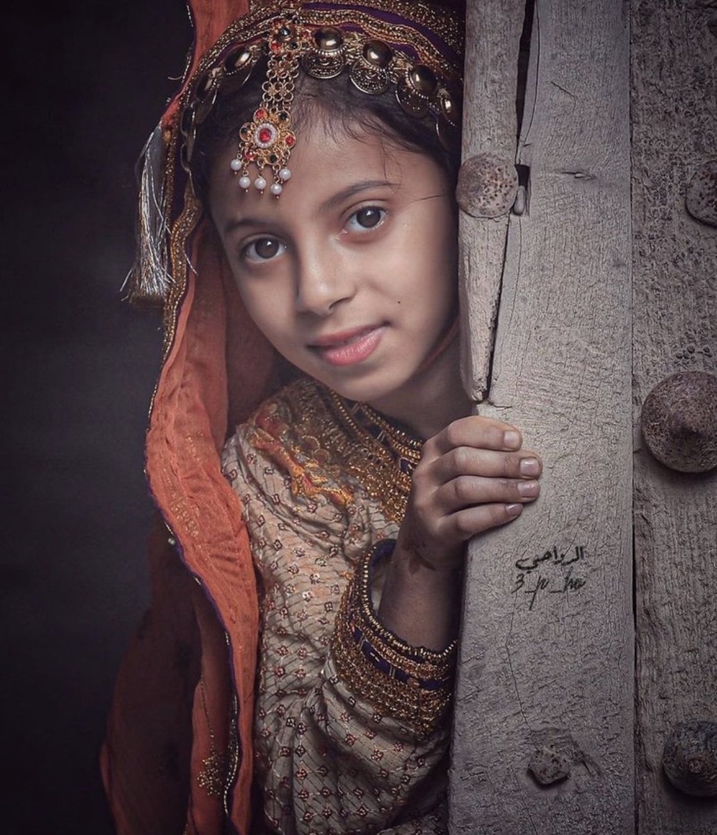 Zainab56khalid's tweet photo. لاتنتظر من الخبيث أن يراك نقيًّا..ولا من المنافق أن يراك صادقًا..فلا يهمك إن ظهر ظلُّك أعوج لبعض الناس.. فالبعض يراك بعين طبعه..✍🏻
#صباح_الخير 
#يوم_الجمعة 
#جمعة_مباركة https://t.co/VZlZdv0jdt