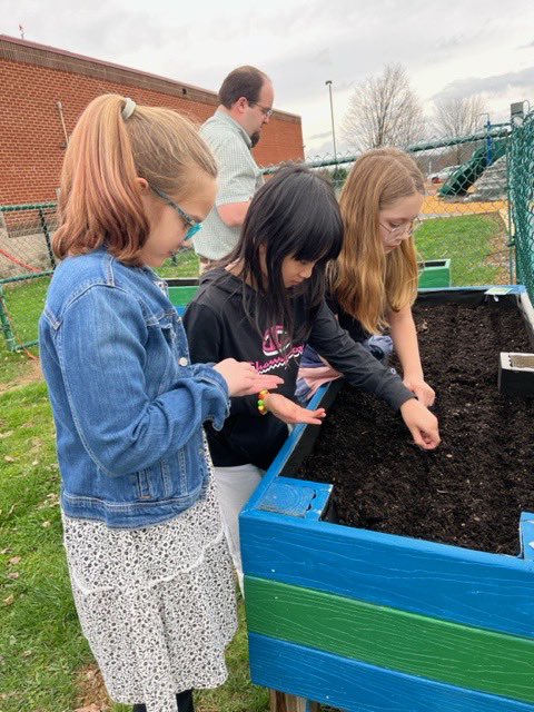 Spring gardening classes have started at Lake Ridge! The Washington County Extension Office is teaching some of our classes about growing plants to keep our bodies healthy! 💪🏼 Any guesses on what we’ve planted? <a href="/jcityTNschools/">JohnsonCitySchools</a>
