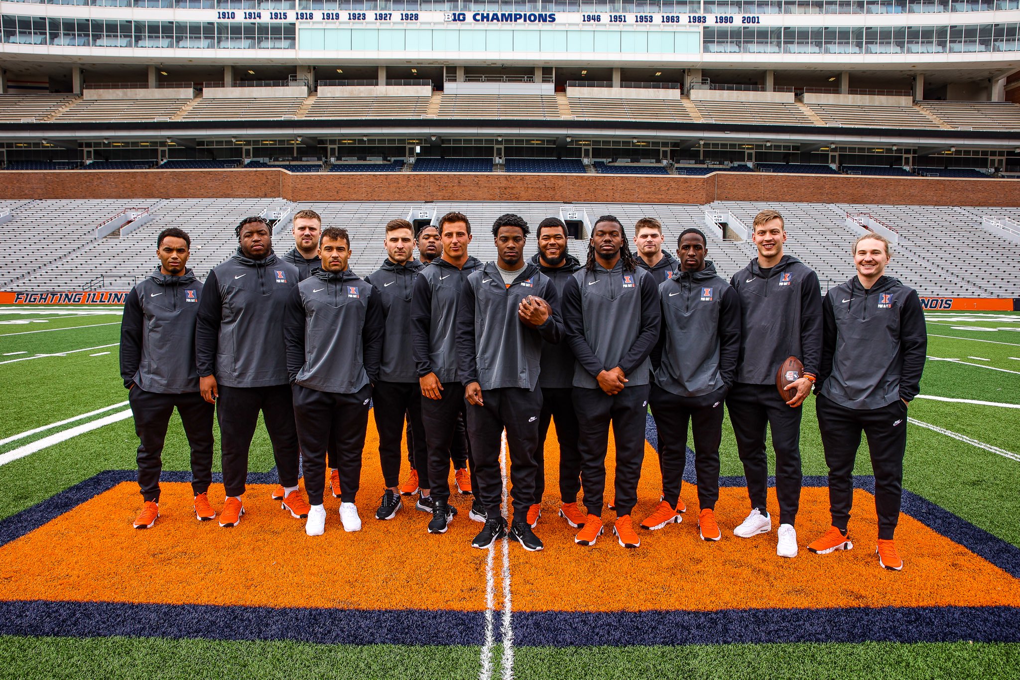 Illinois on sale football roster