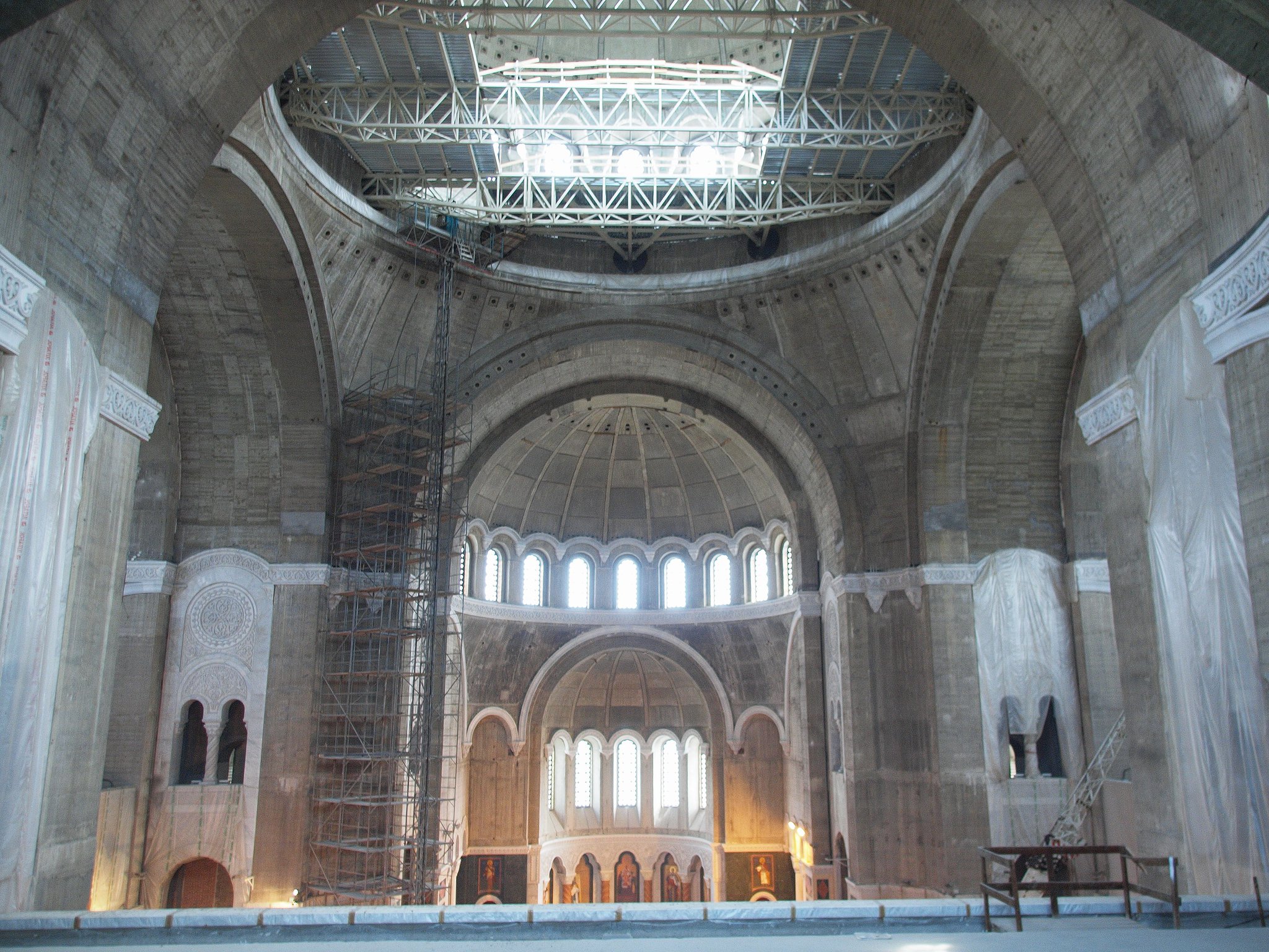 And the interior of the Church of Saint Sava has been decorated with Orthodox icons, paintings, and 