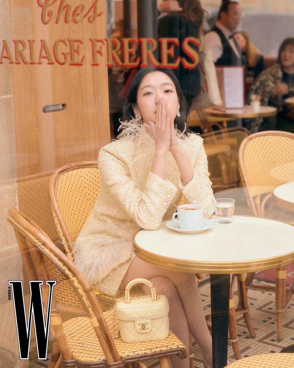 kimgoeunphofc's tweet photo. [WKOREA] One Fine Day | Kim Goeun with Chanel in Paris 💛

#KIMGOEUN #김고은 #샤넬 #CHANEL https://t.co/vzEs84j6yg
