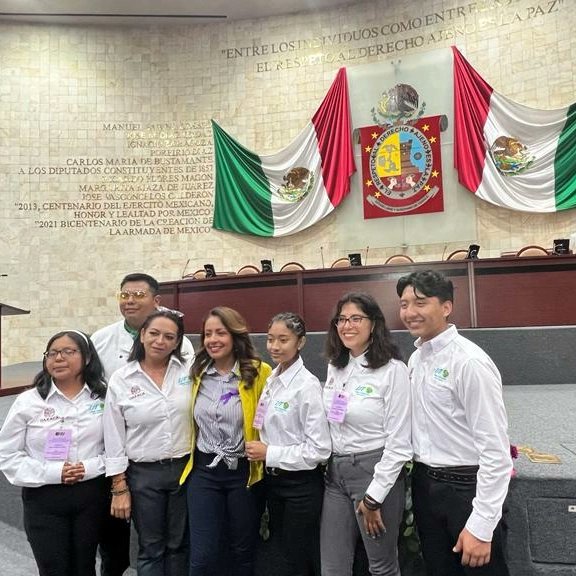 utvco's tweet photo. En el marco del día internacional de la mujer, #vinculaciónUTVCO a través de #Cmujer participó con estudiantes de diferentes carreras en el Parlamento Juvenil, desarrollado en el H. Congreso del Estado de Oaxaca. https://t.co/QvW0ghd6fn