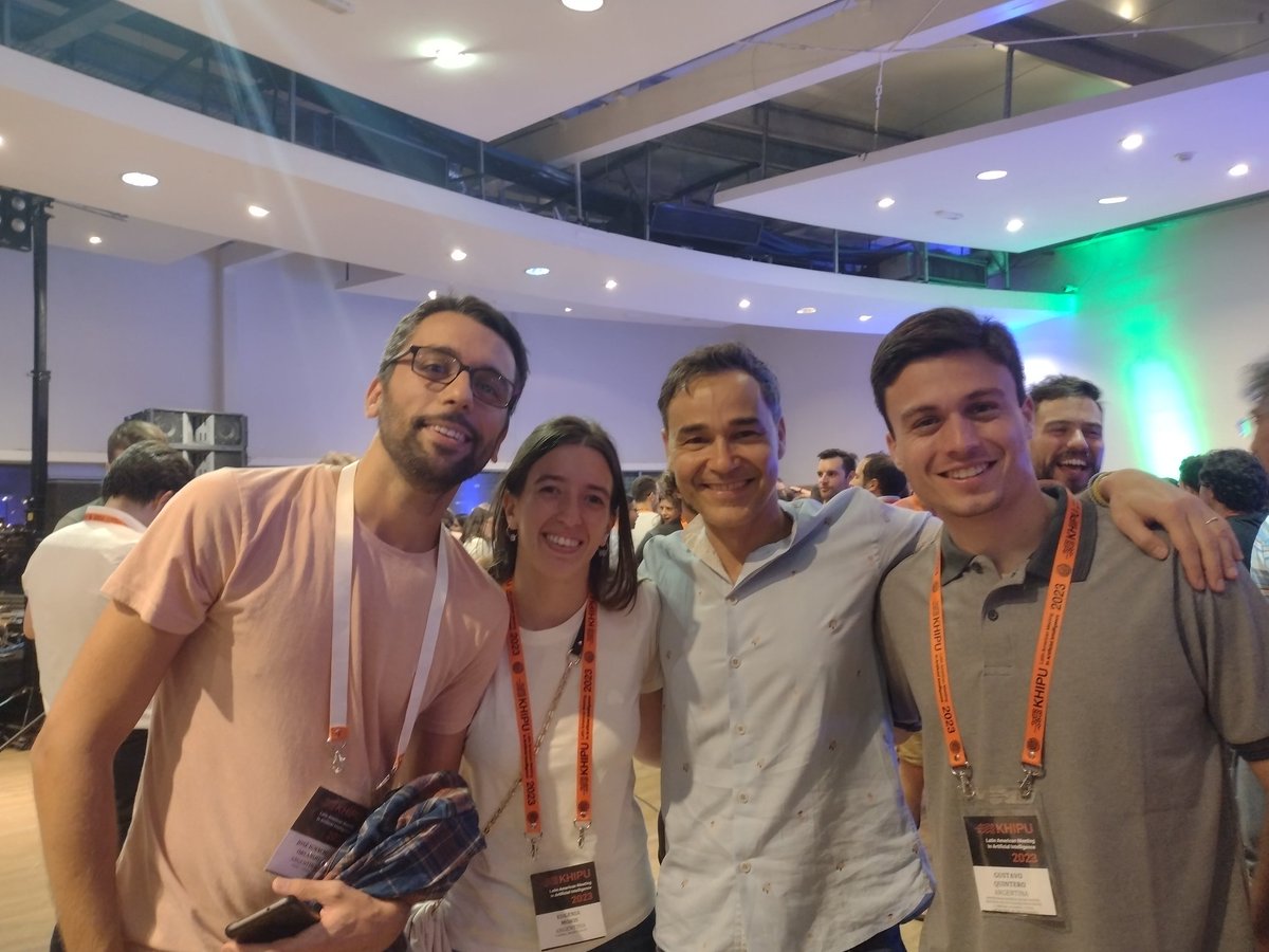 gustavoq141's tweet photo. Thank you very much for the photo to @NandoDF researcher director @DeepMind with great CONICET researchers @ignaciorlando  @eugee22 https://t.co/j4aYOqmcM8