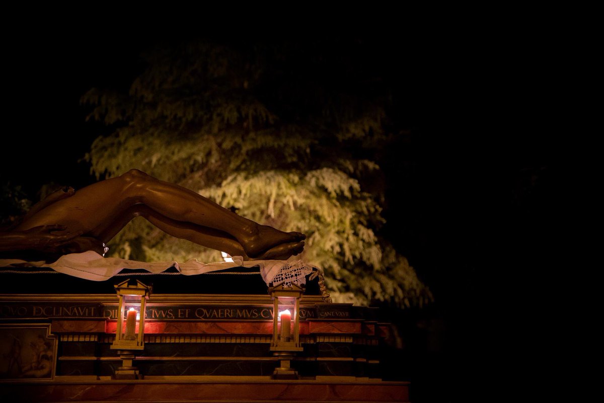 "Yo soy la luz del mundo; el que me sigue no andará en tinieblas, sino que tendrá la luz de la vida"  

Viernes de Cuaresma
Viernes del Señor 

📸 J Zurita Villa

#SantoSepulcro #YoSoyDelSantoSepulcro #Cuaresma #ElCarpio