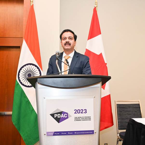 MinesMinIndia's tweet photo. India Day was celebrated at the #PDAC2023 convention in Toronto, Canada.  

Shri Vivek Bhardwaj, IAS, Secretary, @MinesMinIndia along with senior officials of the Ministry, @CoalMinistry &amp; C.I.I. attended the event.

Details: https://t.co/lF0sUZJppe

@HCI_Ottawa @IndiainToronto https://t.co/Iyn7qTRFvH