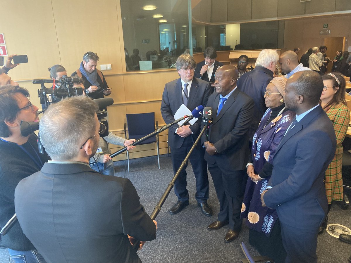 josepalay's tweet photo. Dimecres @tv3cat va gravar imatges i declaracions de l’acte ‘Àfrica segle XXI’ del Parlament Europeu organitzat pel president @KRLS. Han passat dos dies i sembla que cap Telenotícies ha trobat temps per informar-ne.
Sort en tenim de les xarxes socials.
https://t.co/2FeojYDGG5 https://t.co/7ruCMJNZbF