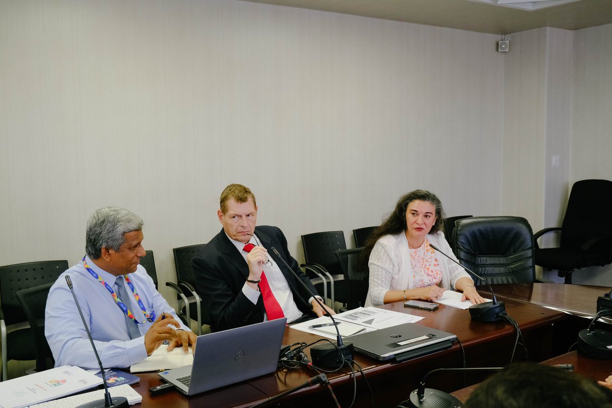 CeylonChamber's tweet photo. The Ceylon Chamber and @ILOColombo had a fruitful meeting with M.N. Ranasinghe, Secretary to the Ministry of Education, and representatives from the Ministry of Education to explore technical cooperation initiatives for advancing #education and #skillsdevelopment in #SriLanka. https://t.co/Ls8uE8I9TP