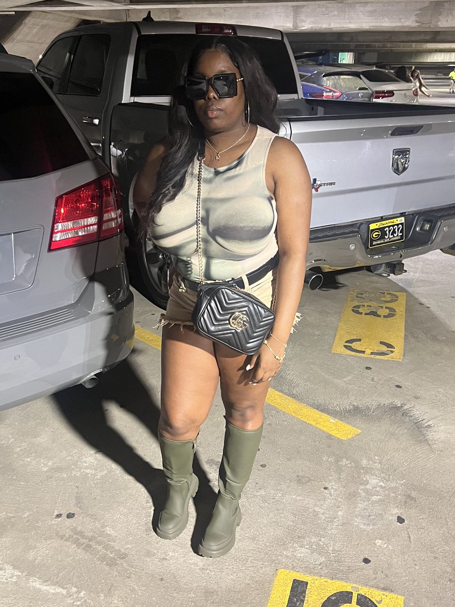 shayyraii's tweet photo. I heard she got a pretty face and stand up like a stallion😮💨
I heard that she a precious jewel, you'll treat her to medallions❤️ #ONEBIGPARTY #futureconcert https://t.co/r9wveoAHDz