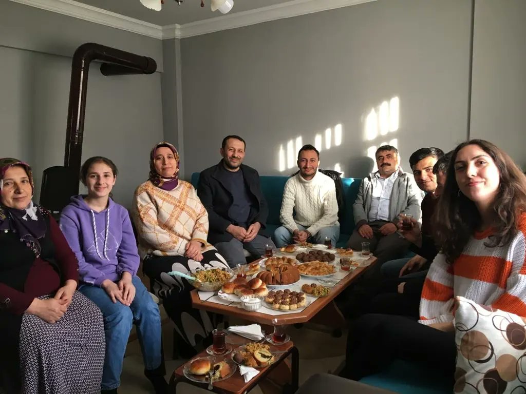 vezirkoprumem's tweet photo. LGS'ye girecek olan 8. sınıf öğrencilerinin moral ve motivasyonunu artırmak, ögrencileri ve ailelerini deprem sonrası yeni süreç hakkında bilgilendirmek ve velilerin sürece etkin katılımlarını sağlamak amacıyla Karkucak Ortaokulu tarafından veli ziyaretleri düzenlendi. https://t.co/2aqEimbyd6