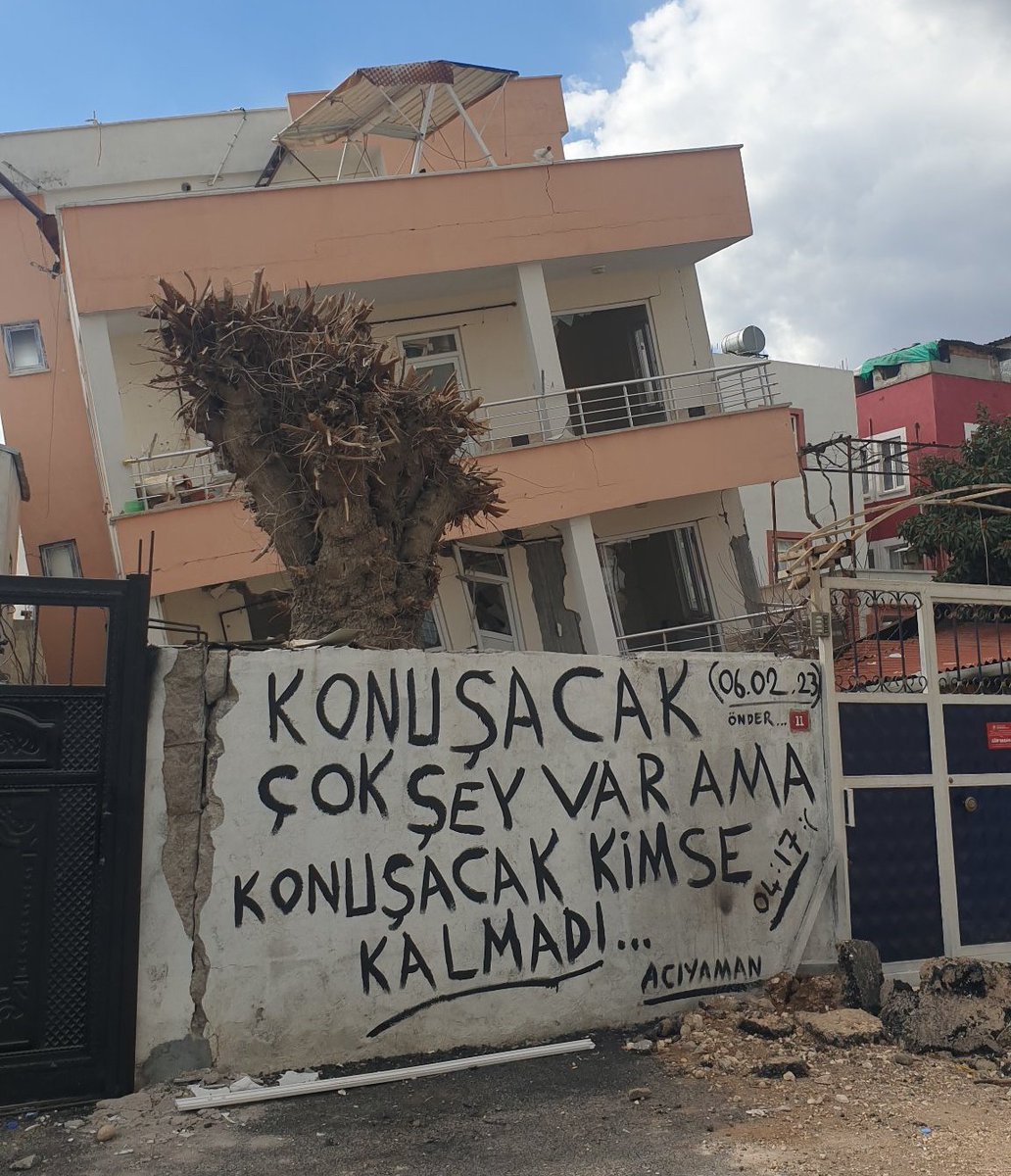 "Konuşacak çok şey var ama konuşacak kimse kalmadı."

📸 <a href="/emreizkubarlas/">Emre İzkübarlas</a>