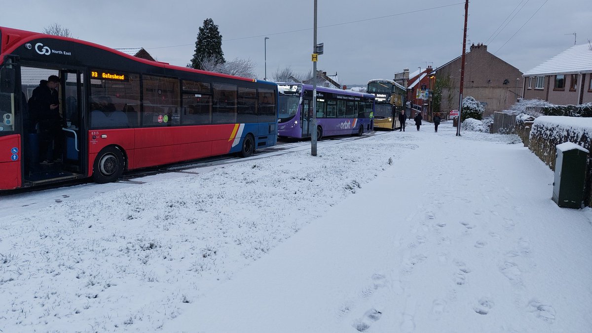 lady_carrie's tweet image. Not even two inches of snow, and this place grindes to a halt. British bus services at it best. #snow #gonortheast #friday
