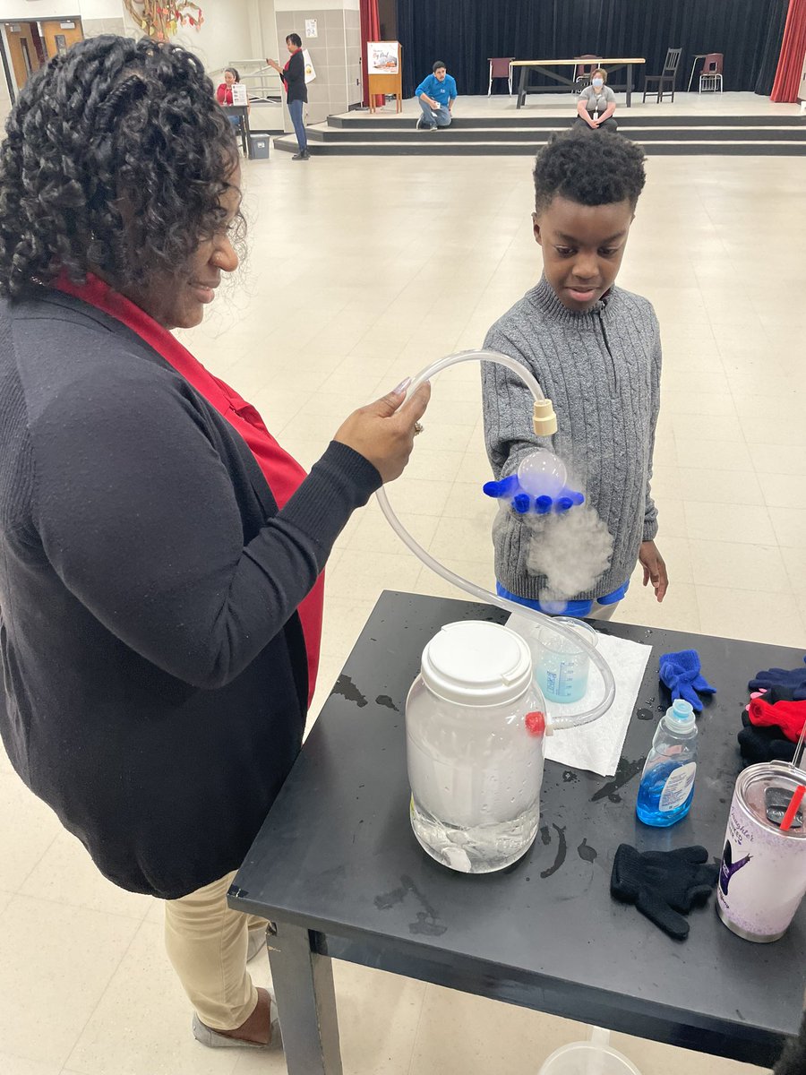 CgossM's tweet image. Lots of unique learning experiences for the community thanks to @PerotMuseum and our AC New Knights!!! #ContinuousLearning #Commitment2Community #EDLDChronicles