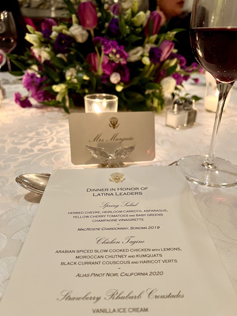 JMurguia_Unidos's tweet photo. Honored to join @VP at her residence this evening to celebrate amazing🤩 #Latina leaders. Gracias for a very special night‼️🙏🏼
#PoderLatina 💪🏾 https://t.co/0n8949ajOw