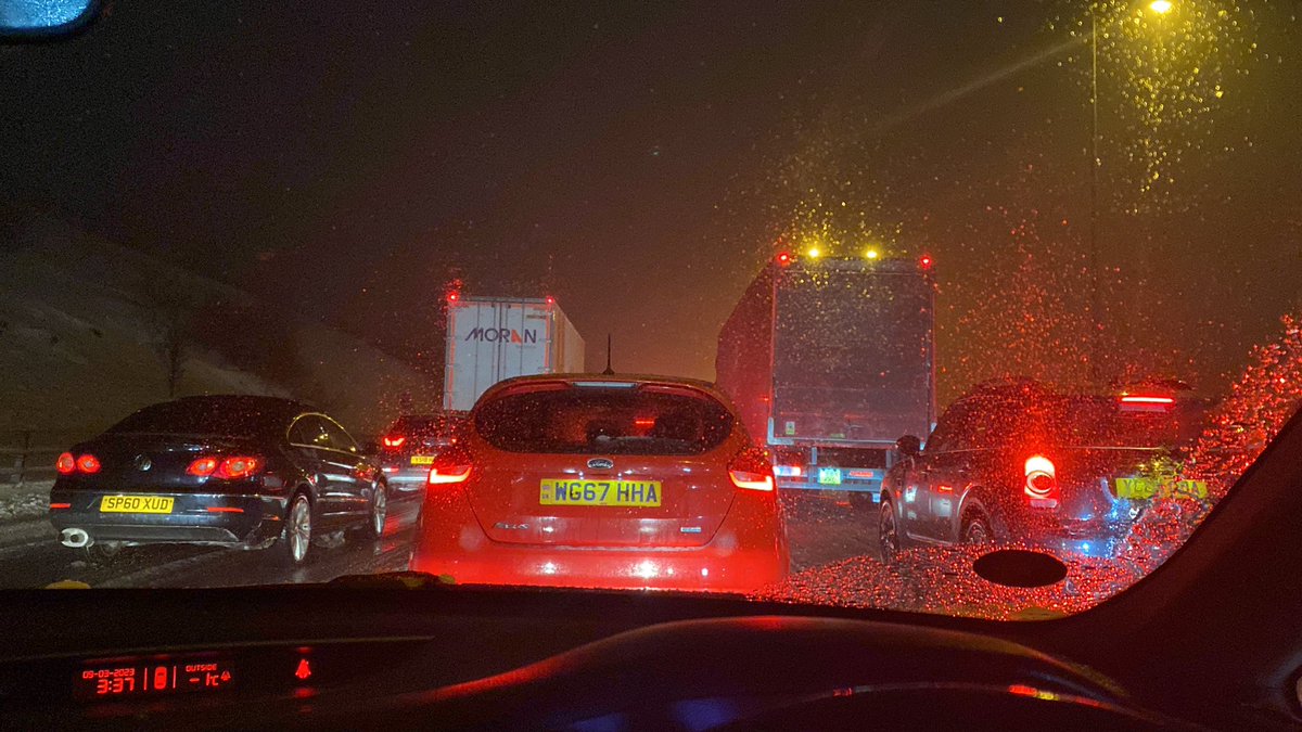 Have been on #m62 since 11.10 and 4.5 hours later have moved 15 miles. Heading to Lincoln 😭 Doesn’t help that people are driving in the closed lanes so recovery vehicles and snow ploughs can’t get through!