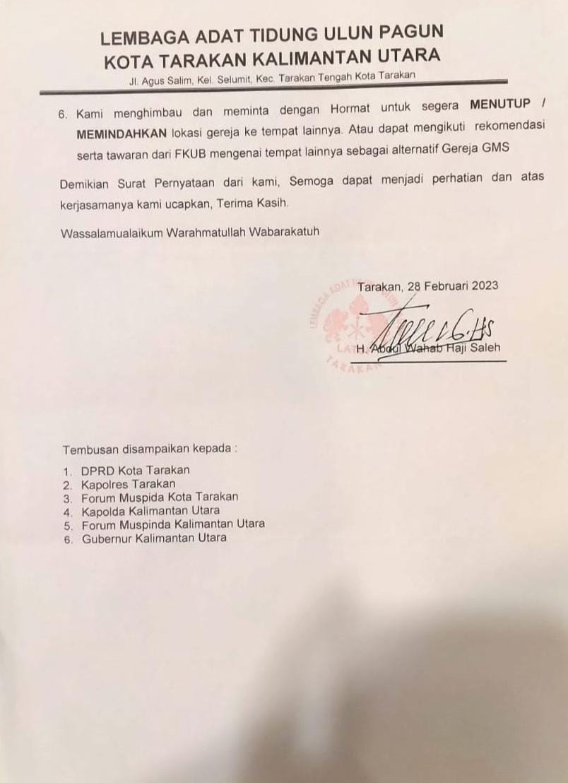 Bahkan Lembaga Adat Tidung, jg meminta agar Gereja Mawar Sharon (GMS)  yg ada di Tarakan untk segera ditutup atau pindah ketempat lainnya.

Mushola yg sholat dikit aja gk disuruh pindah, pilih2 banget Yee kan.
Gak udh alasn IMB jg, krna bnyk masjid dan mushola gak ada IMB nya.