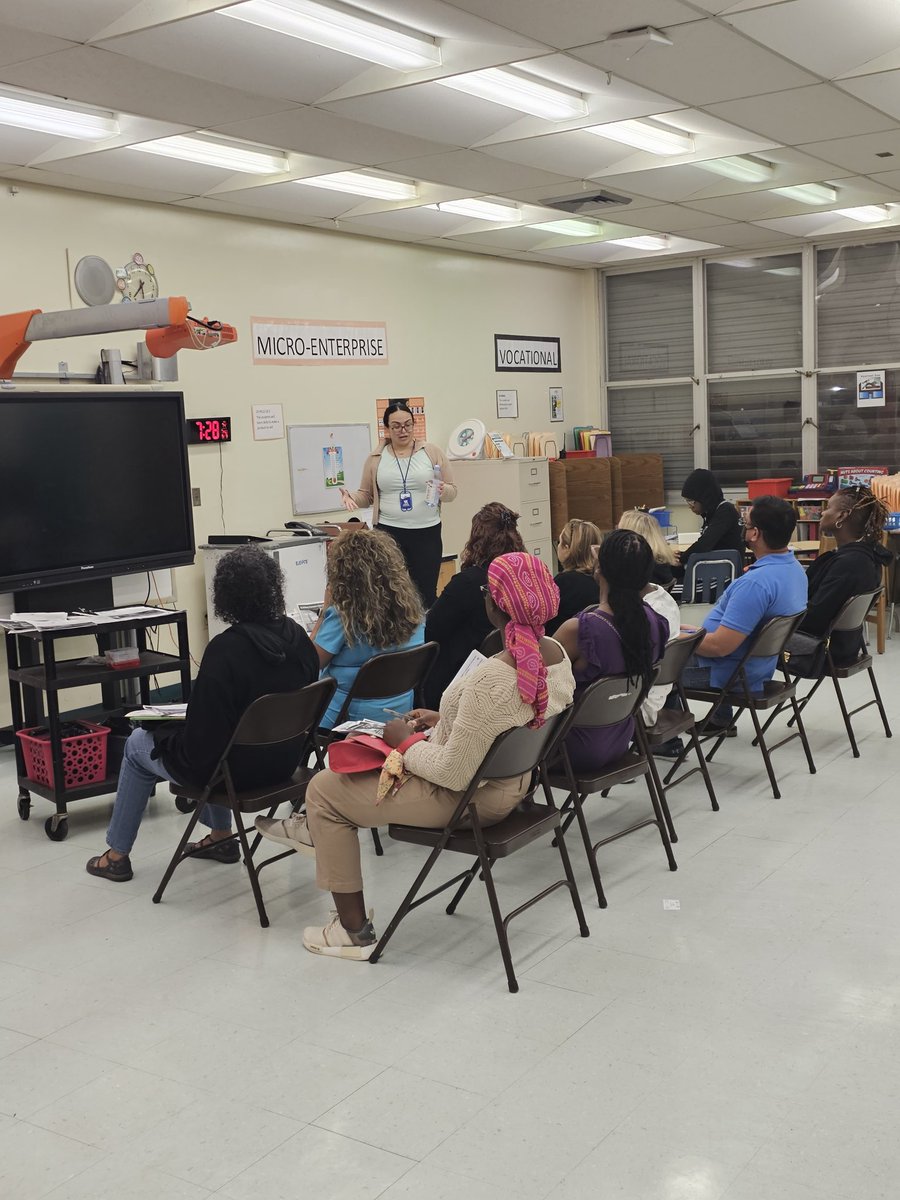 TheQuestCenter1's tweet photo. The community comes out to The Quest Center's annual Guardianship Night https://t.co/jFJ0J5nTOW