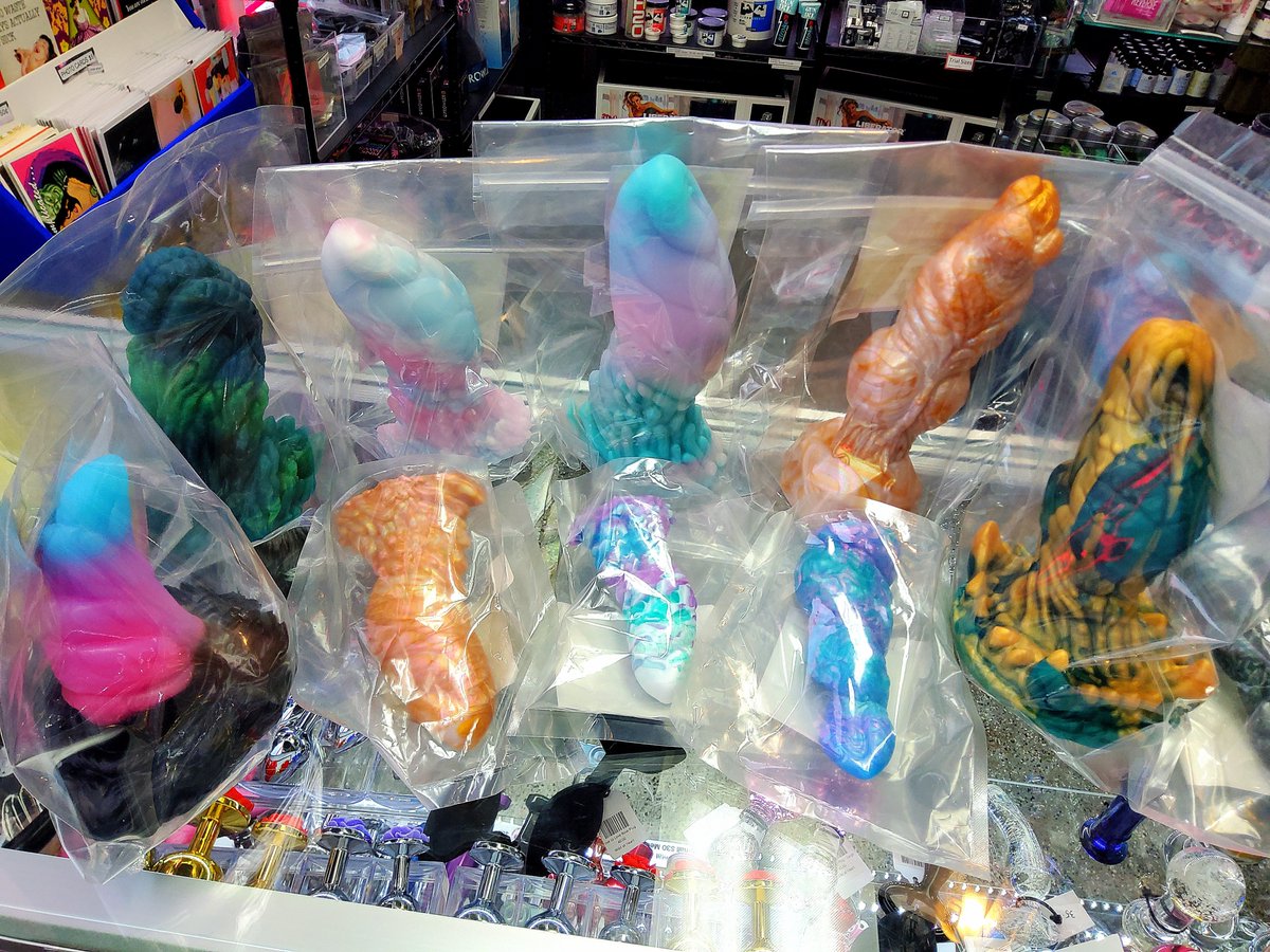 WildAtHeartSea's tweet photo. Absolutely gorgeous new monster cocks in stock courtesy of @strangebedfella !! Obsessed! One sold before we could even get photos! So hurry in and snatch these up before we decide to take any home ourselves 👀👀😍😍😍 https://t.co/v9stFpLAeP