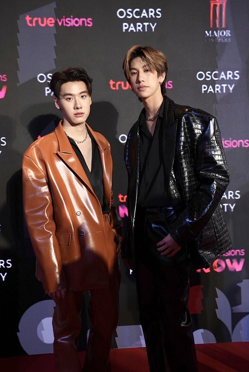 rocketbangkok's tweet photo. กีตาร์ และ ปิ๊ง ในงาน OSCARS PARTY 
#majorcineplex 

#guitarsnts 
#pingguntapat 
#pingguitar 
#kantanakol
#rocketbangkok https://t.co/ropxGt7NBO
