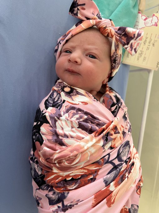 Damn. My daughter was born today. 11:30 am. The Notorious BIG passed away 25 years ago today. Wild. #RIPBIG<a href="/tag/ripbig"class="tags"><span>#ripbig</span></a>