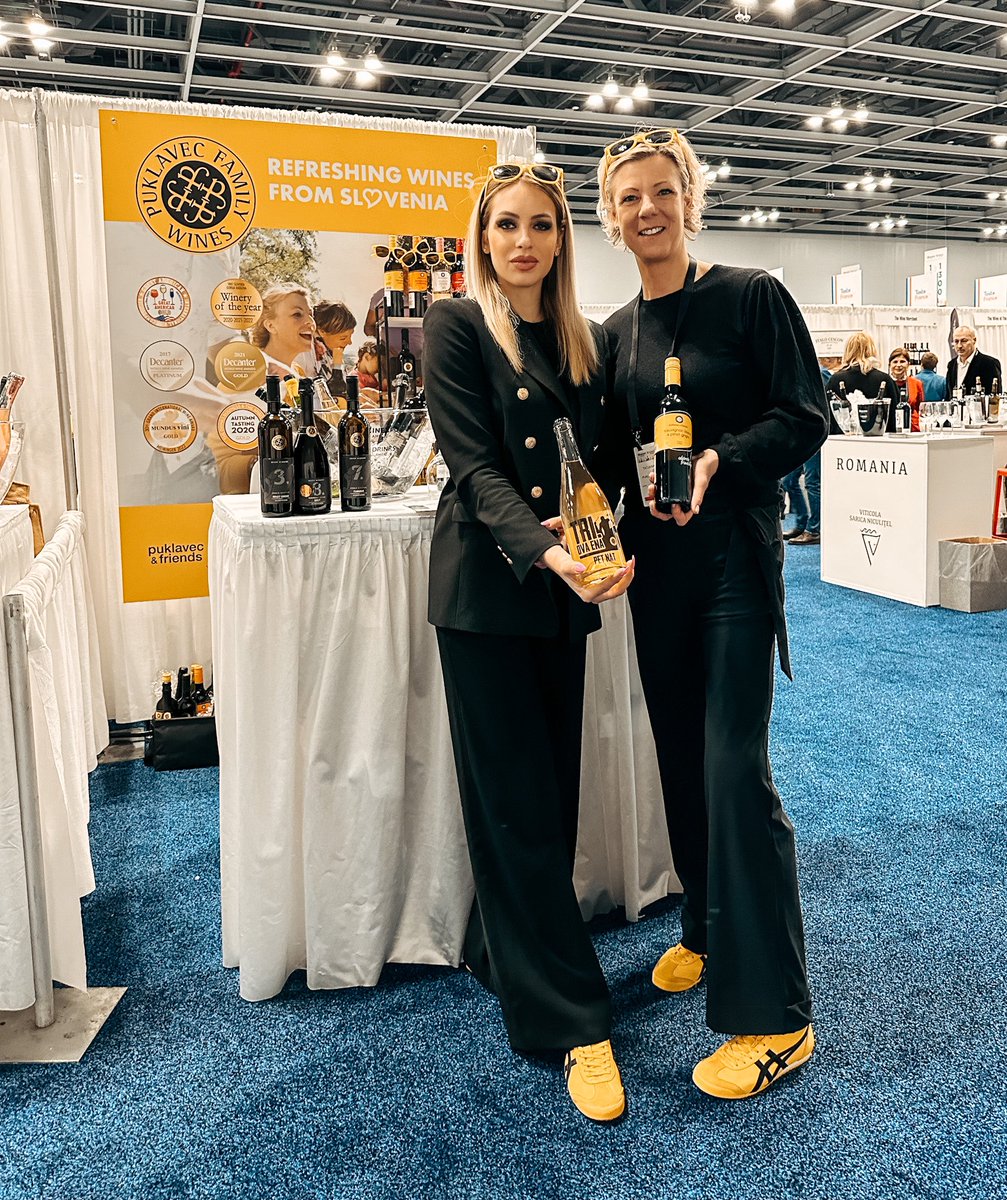 Rockin’ and rolling @Vinexpo_Drinks 😍