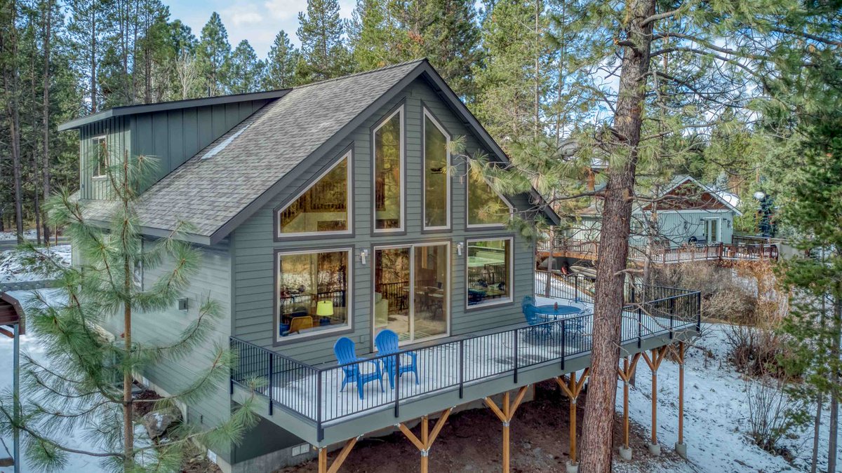 meredithlodging's tweet photo. Get ready to fall in love with Blue Heron - the newest addition to Sunriver's beauty!

Sleeps up to 10 guests.
 
Book your stay at Blue Heron today at https://t.co/sB80rRUMF8 https://t.co/Gzr1jGYBO4