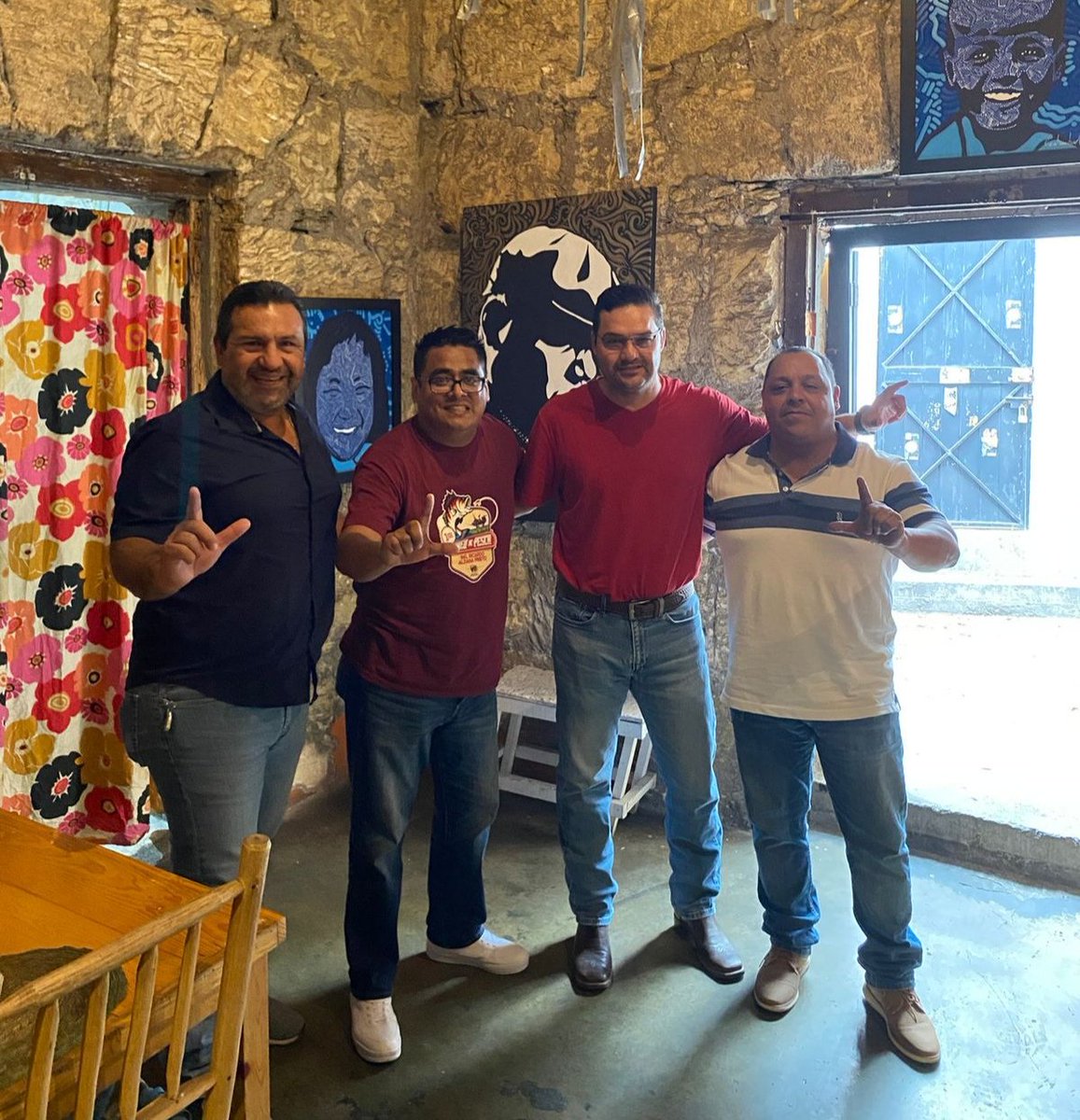 Reunión semanal Grupo Monterrey fomentando el respeto, la lealtad y el compromiso hacia nuestra H.Seccion 42, juntos con la política de nuestro Líder <a href="/lgps03101/">@lgps0310</a> y el apoyo a nuestro Secretario General <a href="/MarcoAzuara1/">Marco Azuara</a> ,un honor pertenecer a este gran equipo de trabajo 🚩