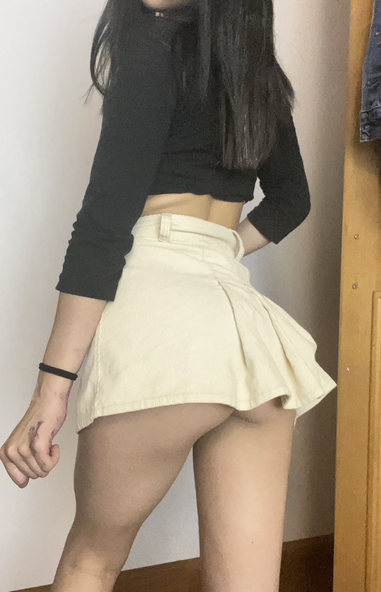 imkiwi_love's tweet photo. Que tal mi outfit de hoy?😌 #SpamDePiernas #SpamDecuerpo https://t.co/JQJpoOXvOt