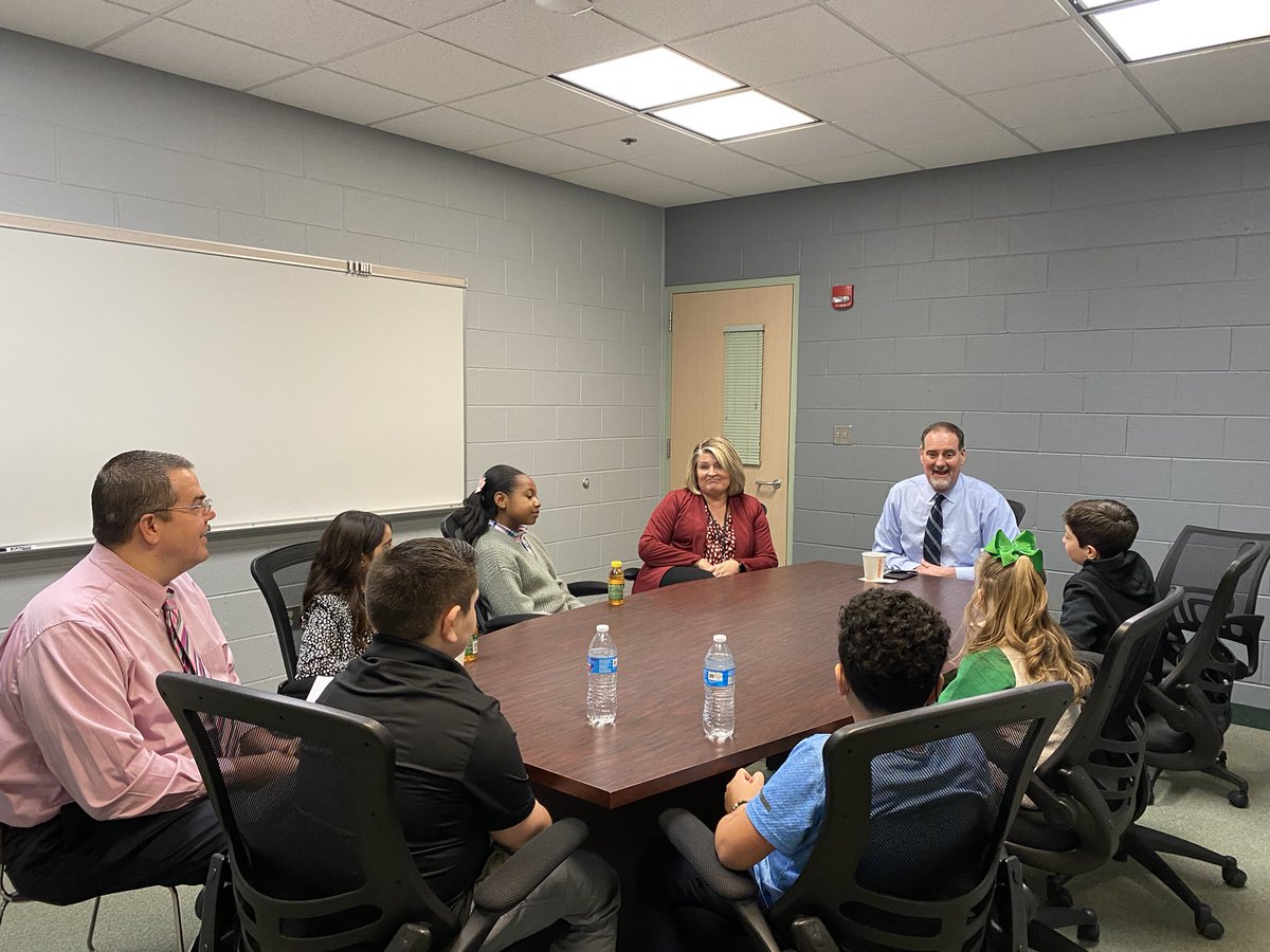 MV_Mustangs's tweet photo. Welcome to @MV_Mustangs Dr. Wood and the @d202schools Cabinet and Directors.  What a great Coffee with the Superintendent!  #202proud #MVMustangPride https://t.co/AA9NKwp9O3