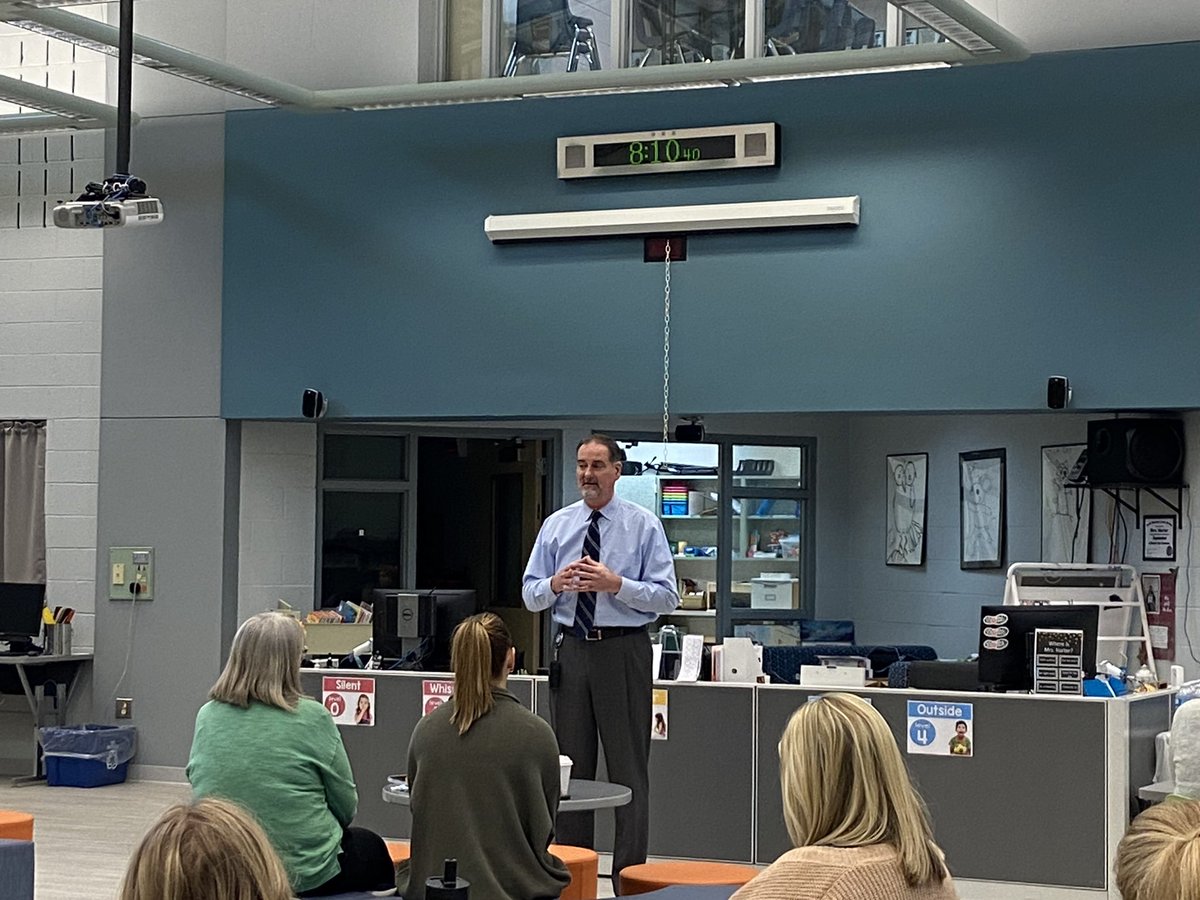Welcome to @MV_Mustangs Dr. Wood and the @d202schools Cabinet and Directors.  What a great Coffee with the Superintendent!  #202proud #MVMustangPride