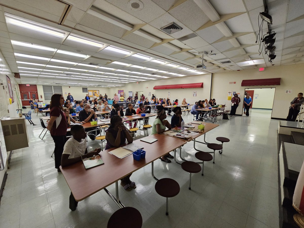 TheQuestCenter1's tweet photo. The community comes out to The Quest Center's annual Guardianship Night https://t.co/HZ9xnIxJ0q