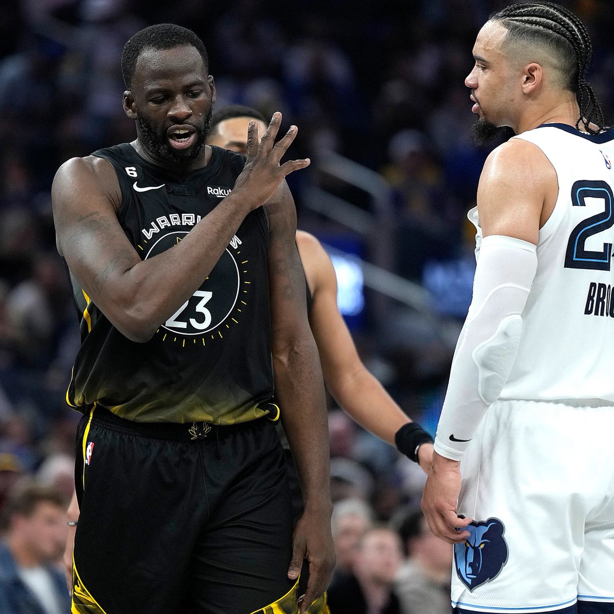 TheHateCentral's tweet photo. Dillon Brooks and Draymond Green tonight:

14 Points    16 Points
14% 3PT       0% 3PT
3 Fouls         5 Turnovers

THE BATTLE OF ASS 💯💯💯 https://t.co/ToP2Hr5ke4