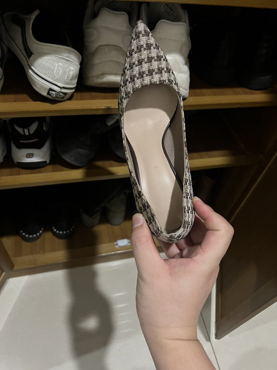 日常扫楼 更新更新一下。

#打胶 #扫楼 #射鞋 #掃樓 #打膠 #原味鞋  #扫楼打胶 #恋物  #烟筒靴 #高跟凉鞋 #高跟鞋  #扫楼   #原味 #跟蹤 #平底鞋 #cumflats #丝袜 #高跟鞋  #足交 #恋物 #丝袜脚 #细高跟