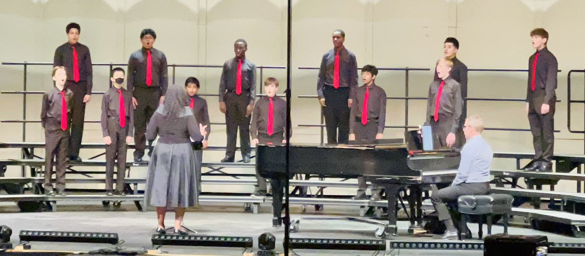 BerryMiller_JH's tweet image. How do you spell 🧹🧹🧹??🤷🏻‍♀️
Bobcat C-H-O-I-R! Our Men’s Varsity earned the Sweeptakes Award at #UIL #Region19 this afternoon! Bravo gentlemen 👏🏼 &amp;amp; a standing ovation for Director Mrs. James! #3For3 @Pearland_ARTS ❤️💙🐾🎶 #AlwaysGrowing #WeArePearlandISD