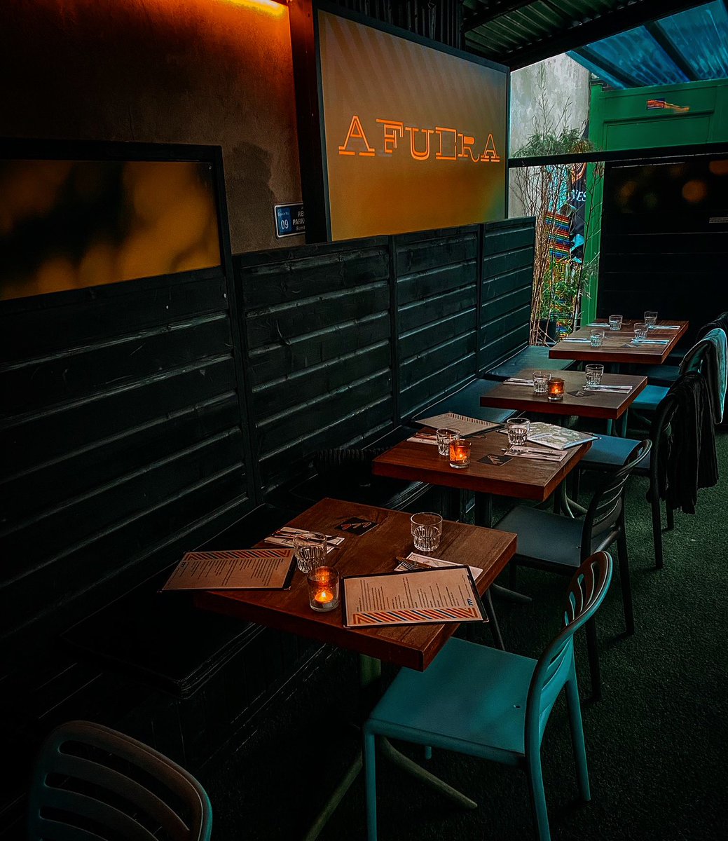 We've made it to Friday and that means dinner and drinks and dancing on tables... okay, maybe not our tables. But we have you covered for dinner and drinks.
Who's ready for the weekend? Comment below what you're most excited for off our menu.
#777 #777dublin #dublin #ireland