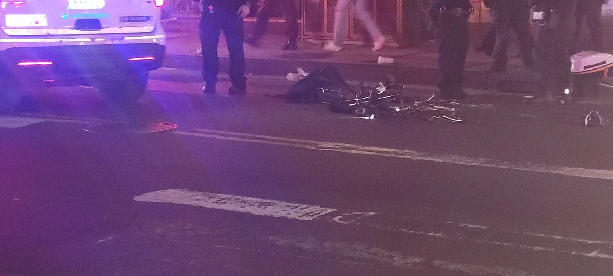 cyclenyc's tweet photo. #bikenyc down Johnson and Morgan #Brooklyn @StreetsblogNYC https://t.co/NPDsZ7gUc5
